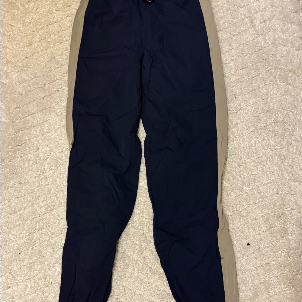 Lululemon windbreaker pants sz 4